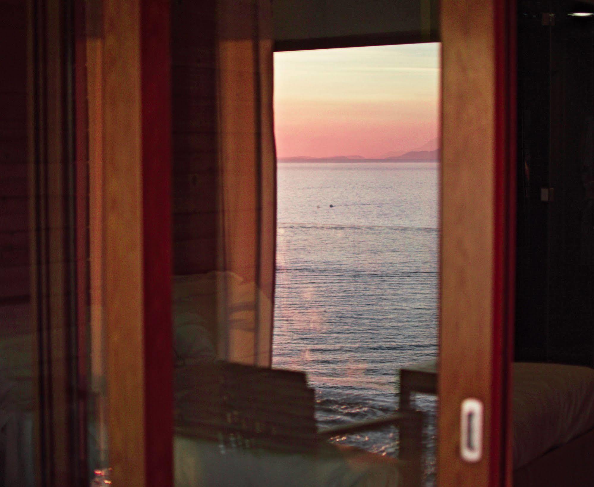 Laqua By The Sea Hotell Meta Eksteriør bilde