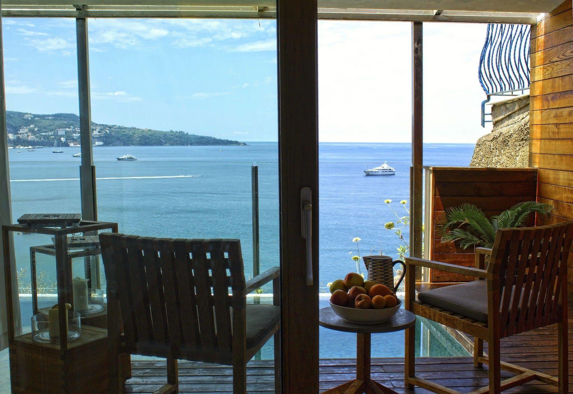 Laqua By The Sea Hotell Meta Eksteriør bilde